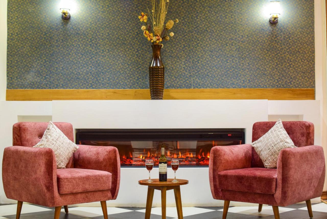 Hotel Jb Residency !! Luxurious & Royal Balcony Rooms !! Large Rooms Zirakpur Zewnętrze zdjęcie