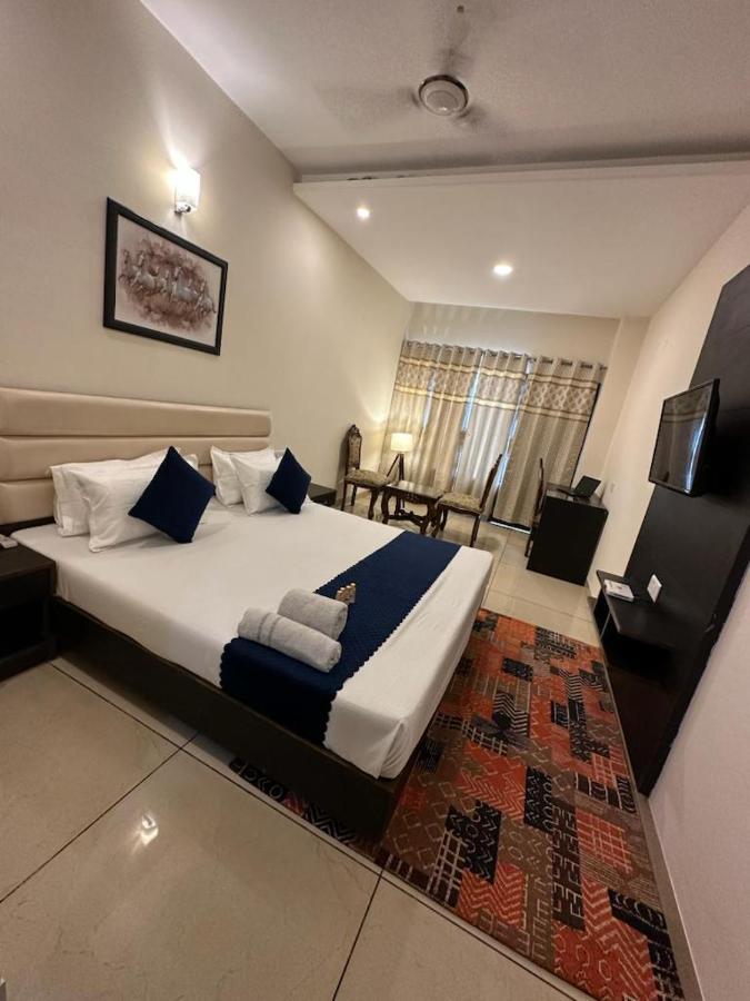 Hotel Jb Residency !! Luxurious & Royal Balcony Rooms !! Large Rooms Zirakpur Zewnętrze zdjęcie