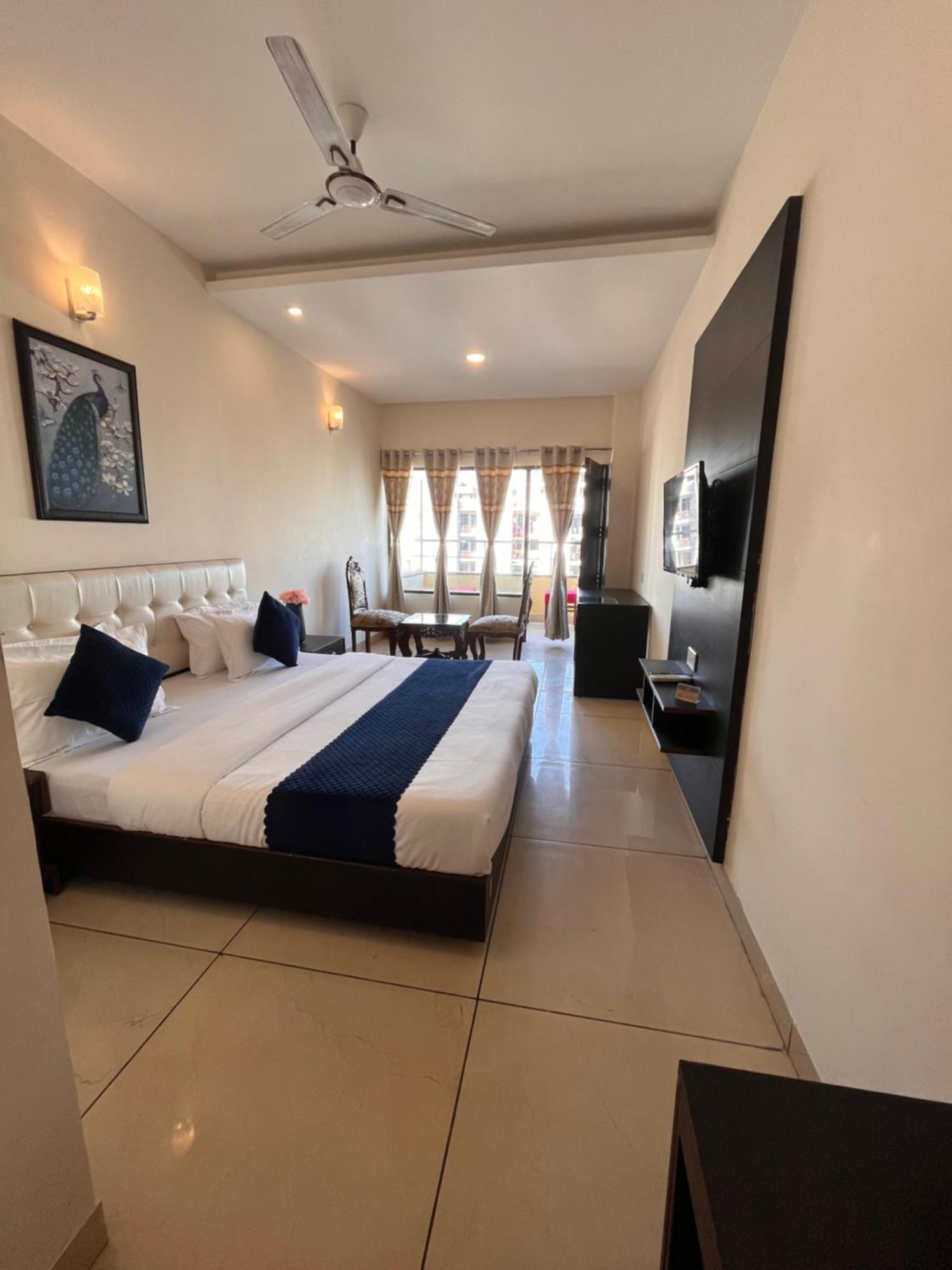 Hotel Jb Residency !! Luxurious & Royal Balcony Rooms !! Large Rooms Zirakpur Zewnętrze zdjęcie