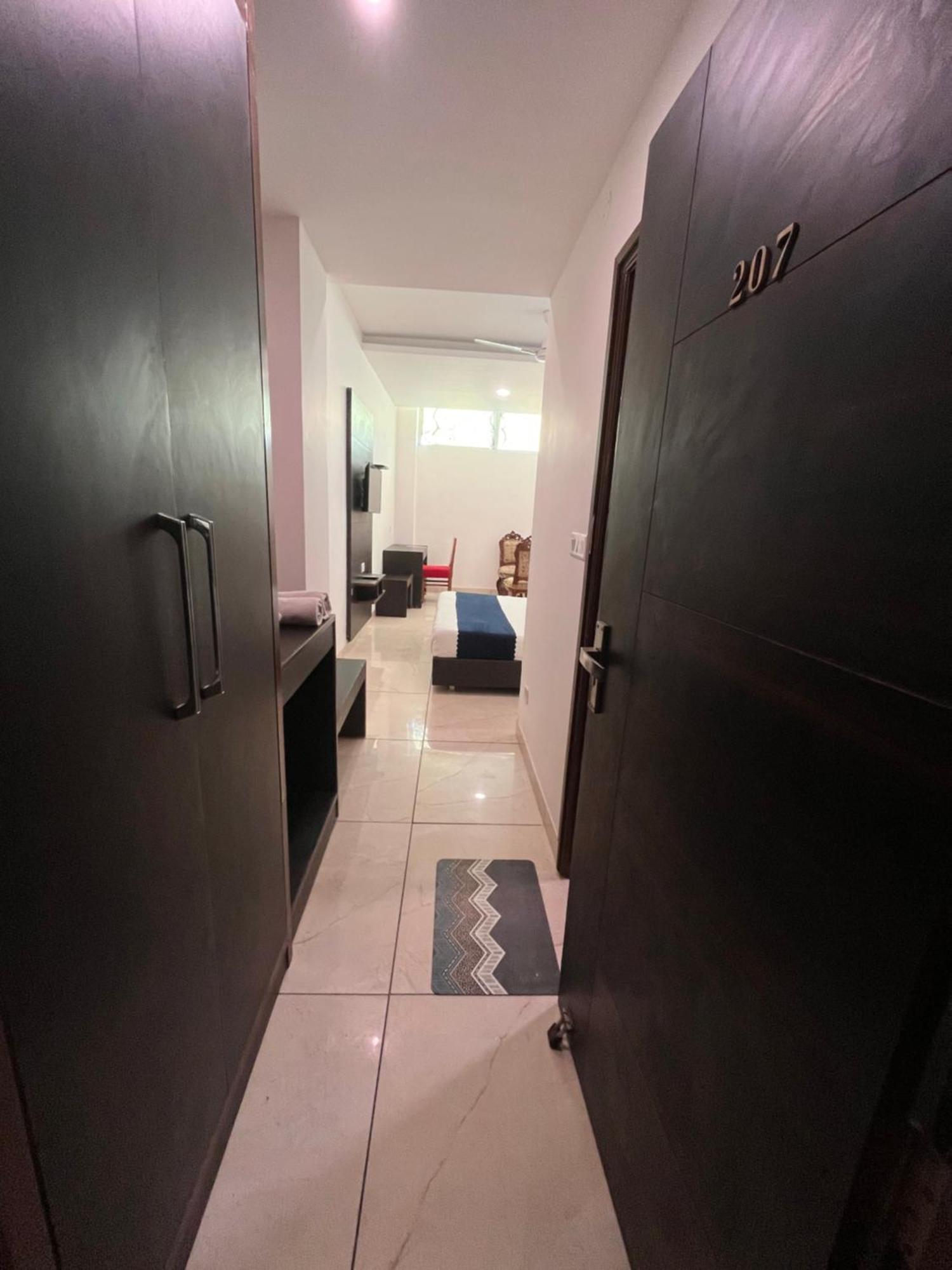 Hotel Jb Residency !! Luxurious & Royal Balcony Rooms !! Large Rooms Zirakpur Zewnętrze zdjęcie